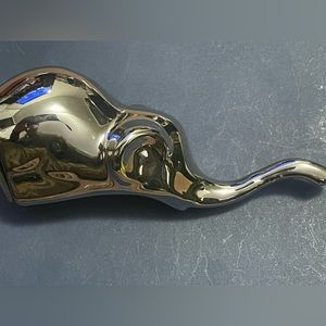 Silver elephant ring holder